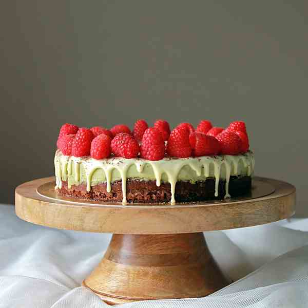 Matcha mousse chocolate sponge cake