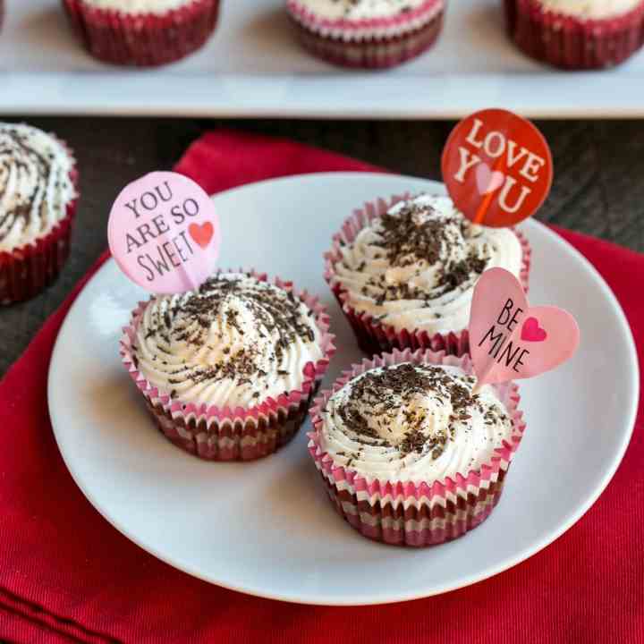 Red Velvet Cheesecake Cupcakes