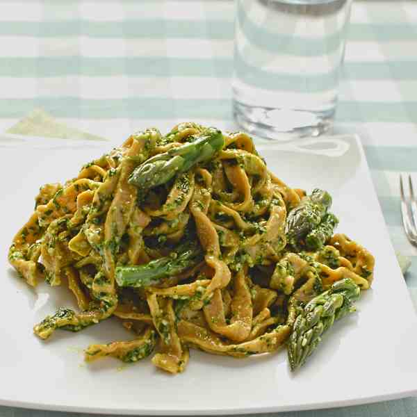smoked paprika tagliatelle with asparagus