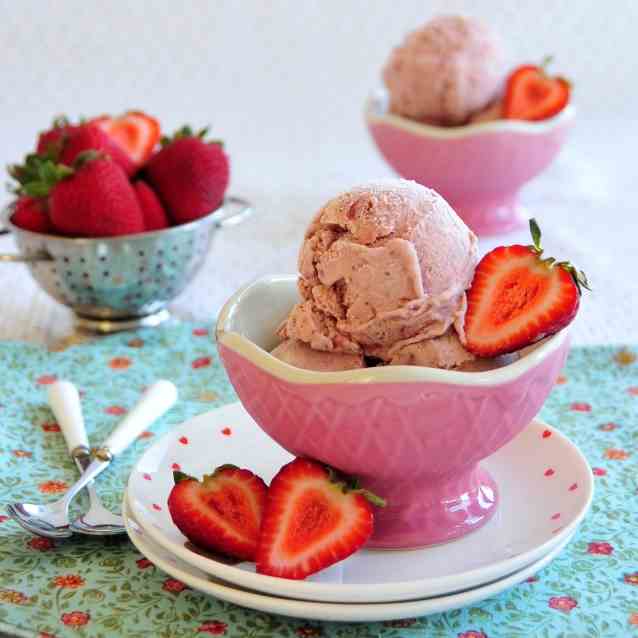 Roasted Strawberry Ice Cream