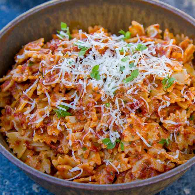 Sun Dried Tomato Pesto Pasta 