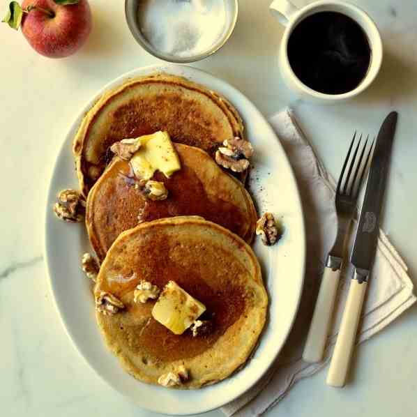 FLUFFY APPLE CIDER PAMCAKES