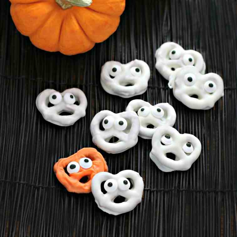 Chocolate Ghost Pretzels