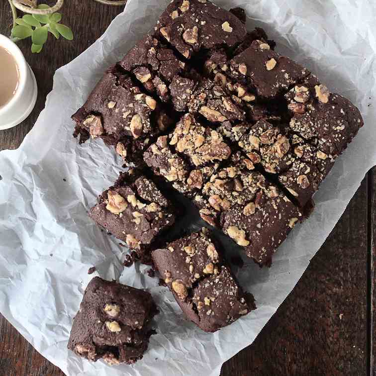 Vegan brownies with walnuts