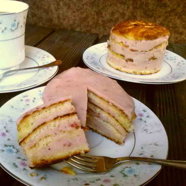 Recipe mascarpone and strawberry cake.
