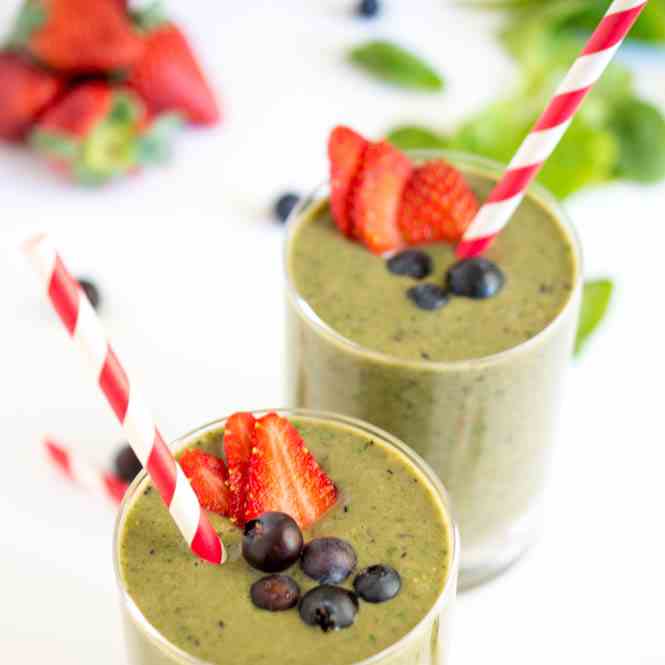 Very Berry Spinach Smoothie