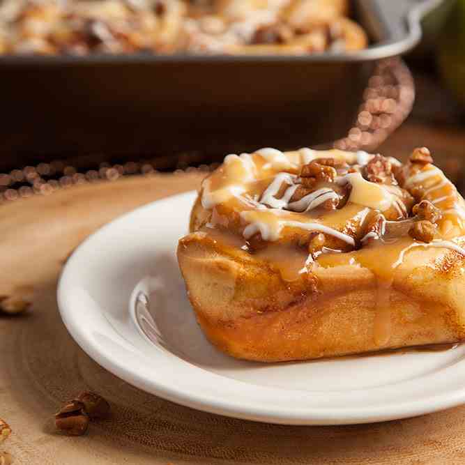 Caramel Apple Cinnamon Rolls