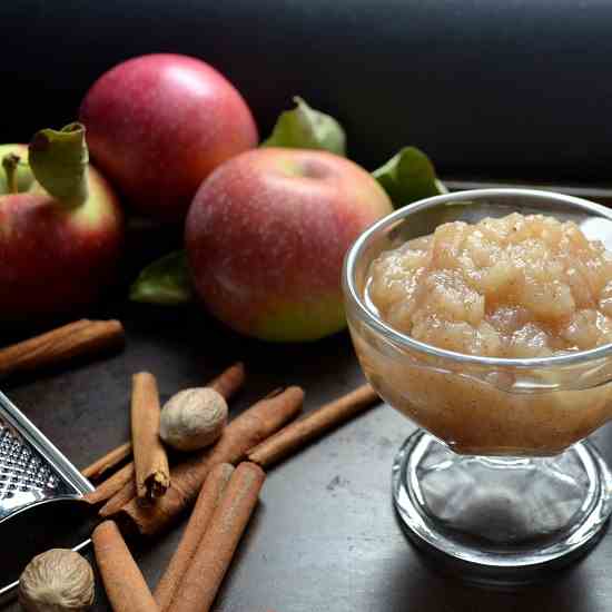 Homemade Chunky Applesauce