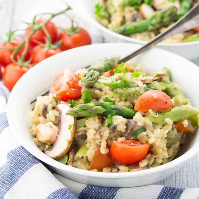 Vegan Risotto with Asparagus and Mushrooms