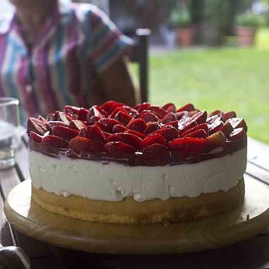Sponge with strawberries