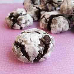 Chocolate & almond crackle cookies