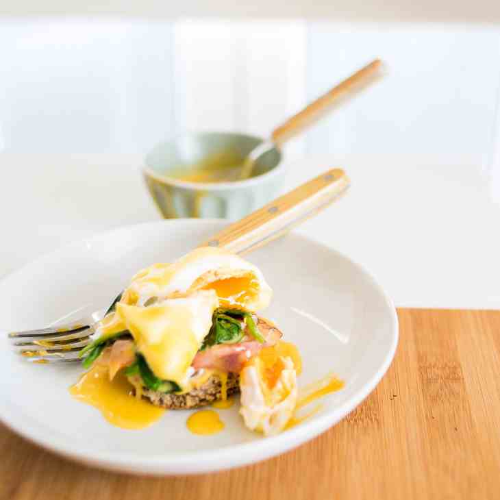 Classic Keto Eggs Benedict Recipe