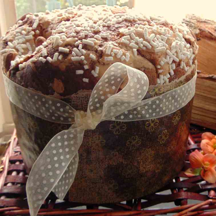 panettone mandorle e gocce di cioccolato