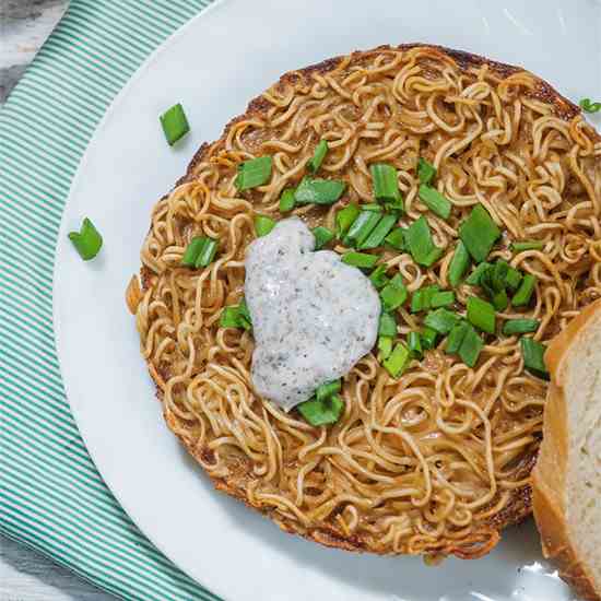 Noodle Omelette - Budget food at its best