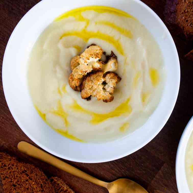 Vegan Cauliflower Soup