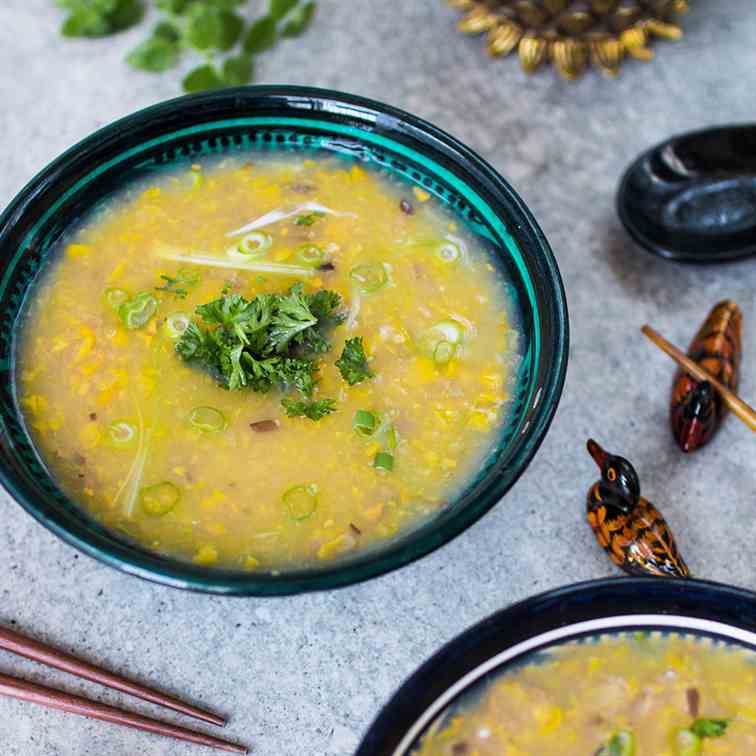 Vegan creamy quick and easy sweetcorn soup