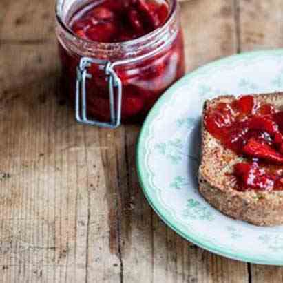 Soda bread with 'no cook' strawberry jam
