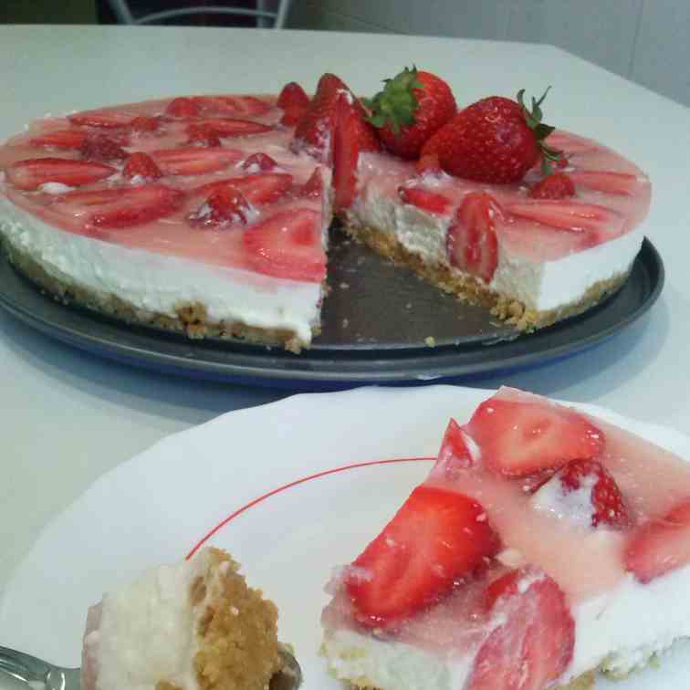 Cheesecake with strawberries