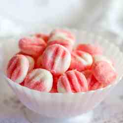 Cinnamon Swirl Cream Cheese Mints