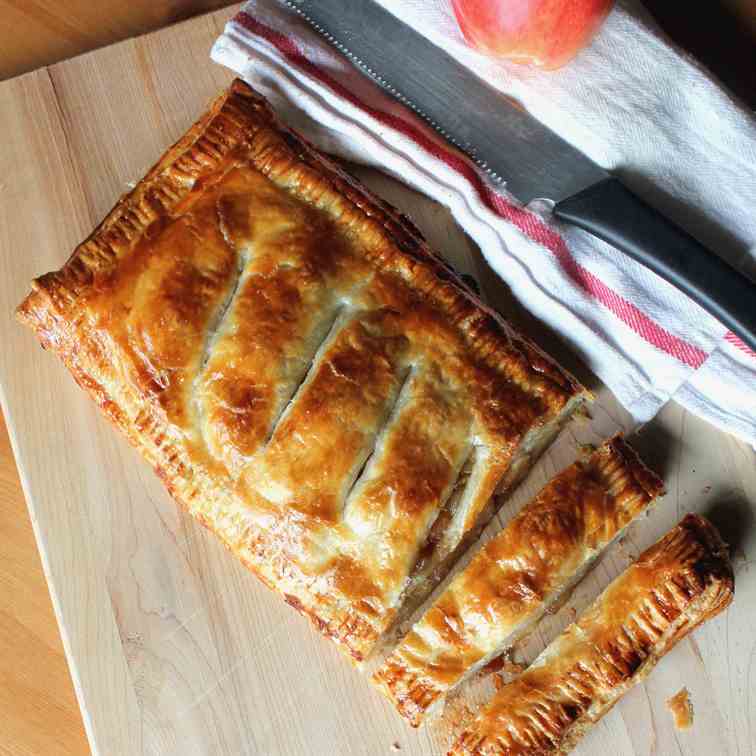 Apple Puff Pastry Pie