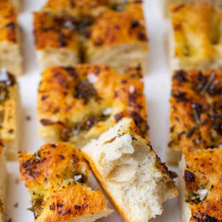 Focaccia (Easy, Soft - Chewy)