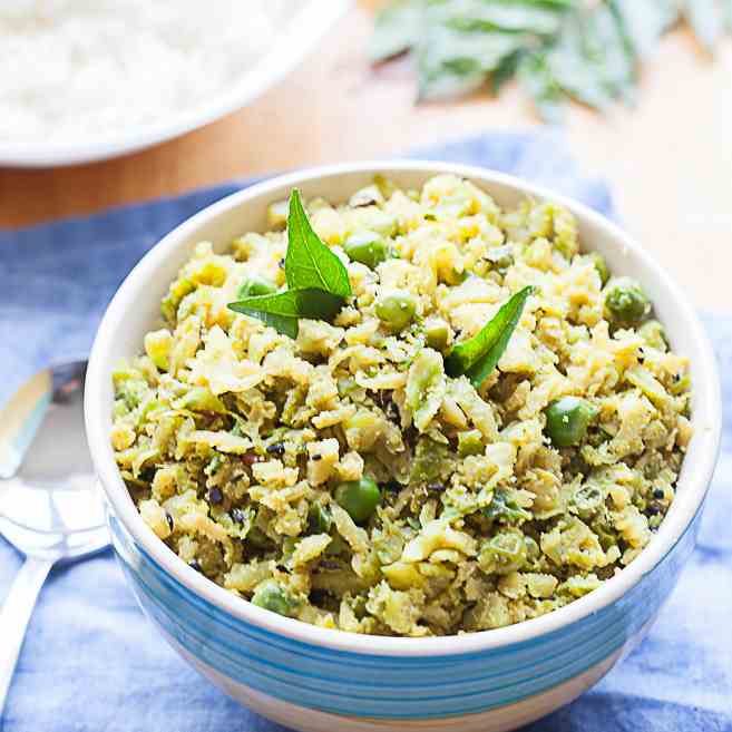 Cabbage and peas curry