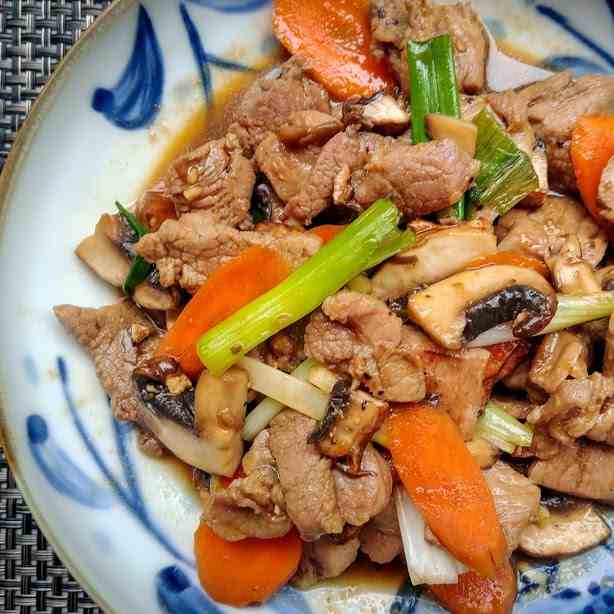  Korean Style Marinated Pork with Mushroom