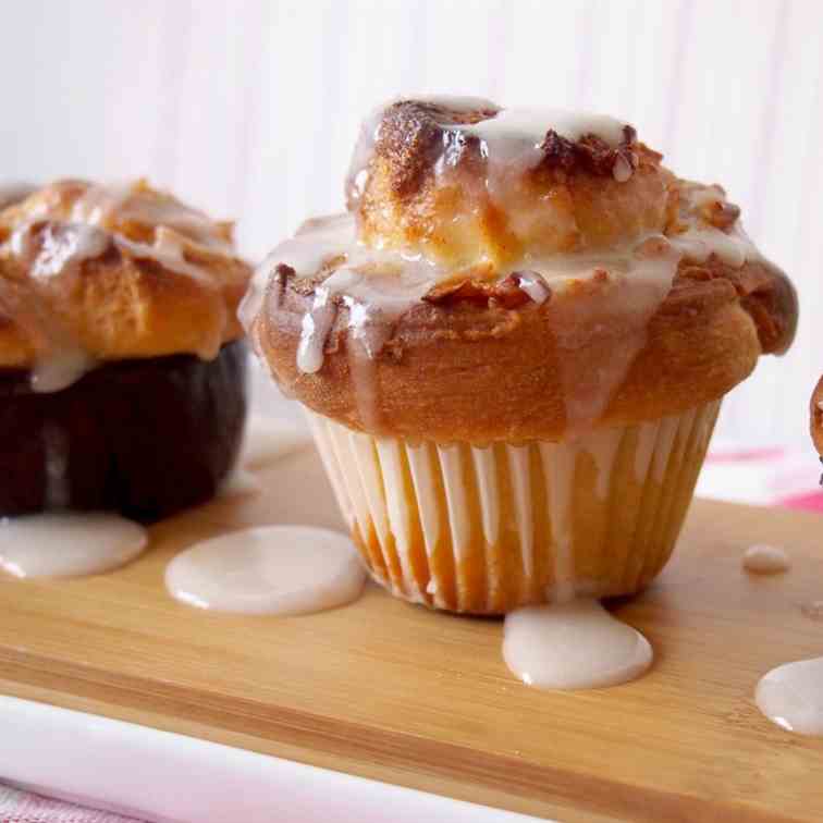 Apple Cinnamon Roll Muffins