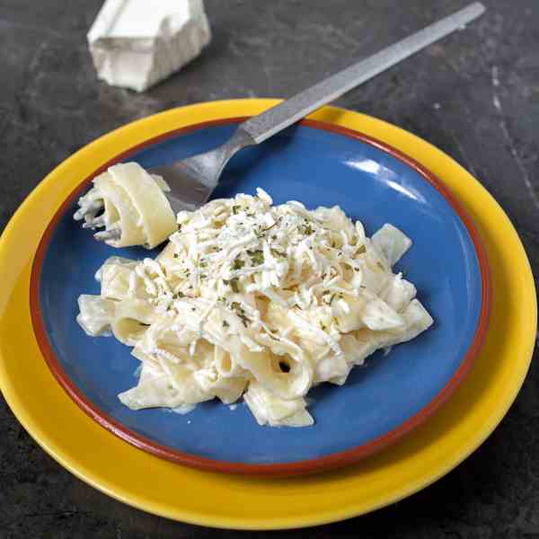 Tagliatelle with feta cheese