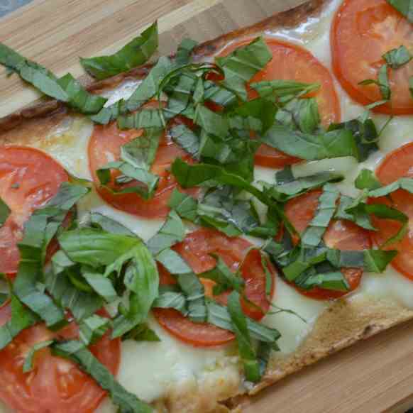 Margherita Flatbread Pizza