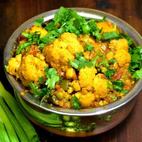 Cauliflower Peas Masala (Gobi Matar)