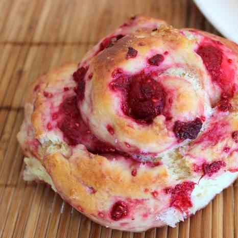 Raspberry and Cardamon Buns