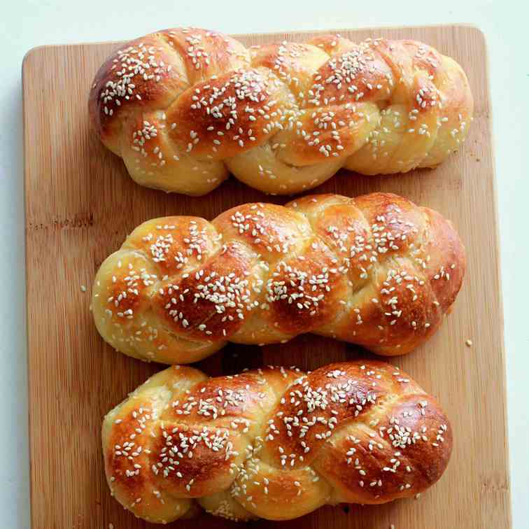 Braided Egg Bun