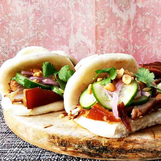 Braised pork belly bao