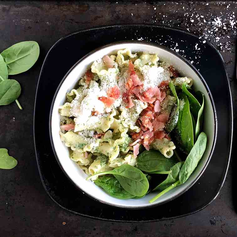 Creamy spinach pasta