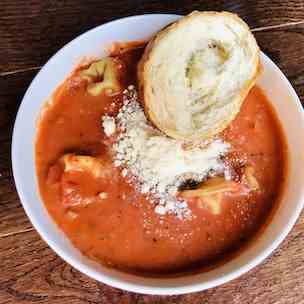 Tomato Basil Tortellini Soup