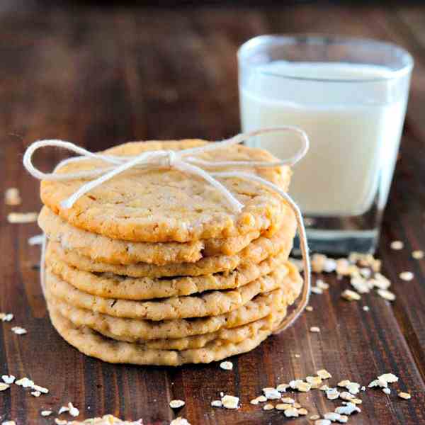 Crispy Chewy Oatmeal Cookies