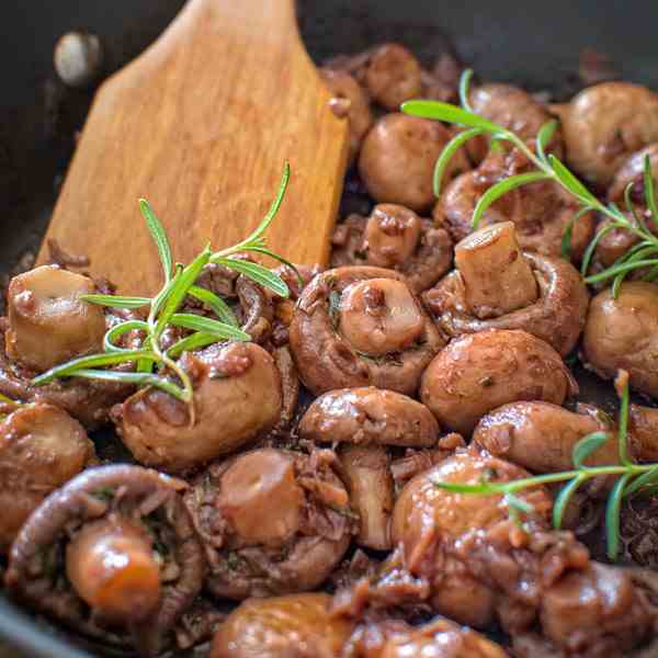 Mushrooms in Red Wine Sauce