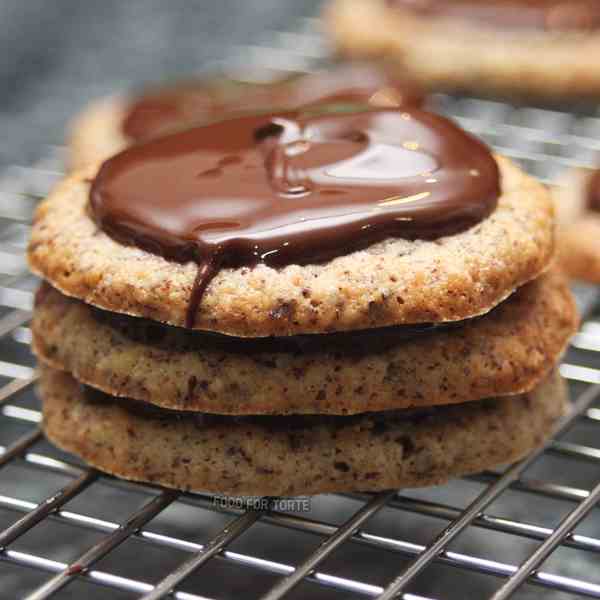 Mini Hazelnut Macaroon Stacks