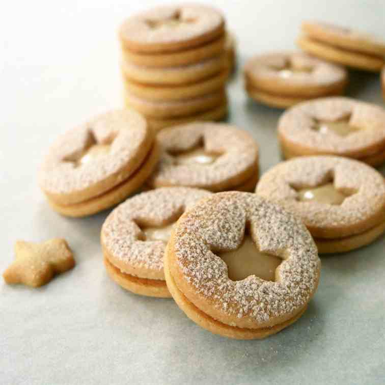 Linzer Cookies with Maple Cream