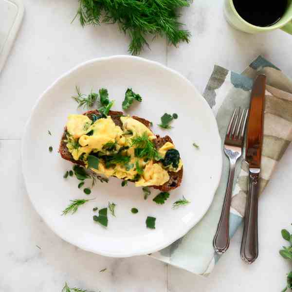 Paleo Herb Scrambled Eggs