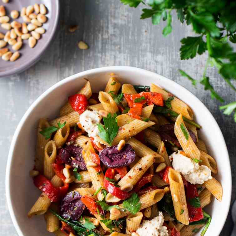 Vegan red pepper pasta