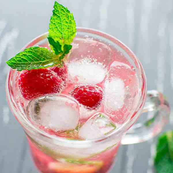 Non-Alcoholic Raspberry Mojito