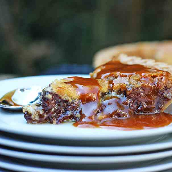 Chocolate Chip Caramel Cookie Pie