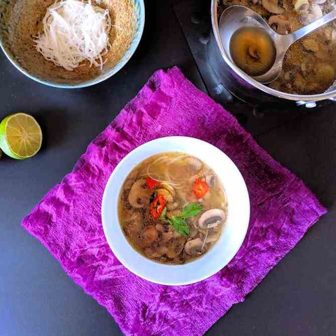 thai tom yum soup