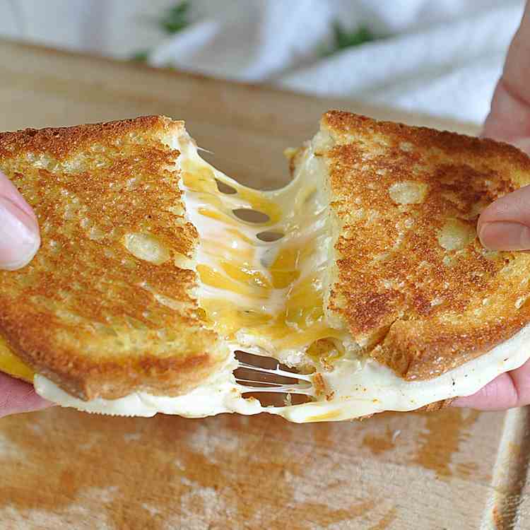 The Greatest Grilled Cheese Sandwich