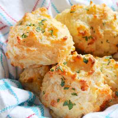 Copycat Red Lobster Cheddar Bay Biscuits