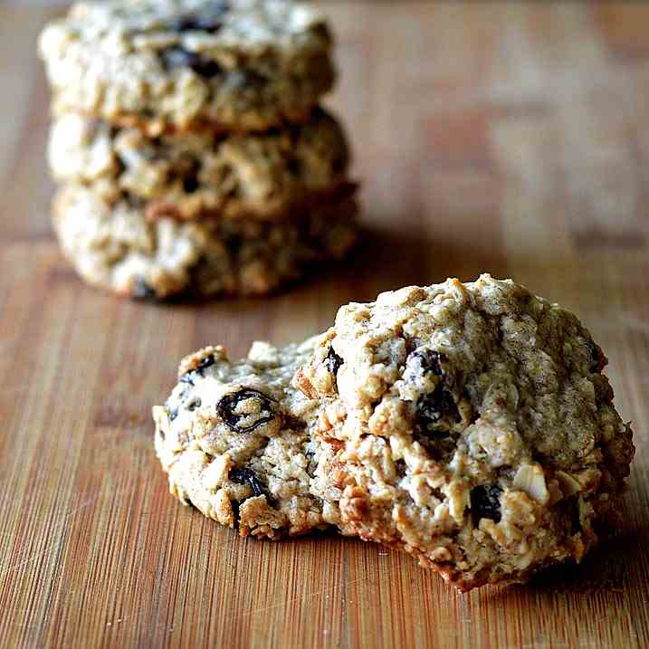 Old Fashioned Oatmeal Raisin Cookies