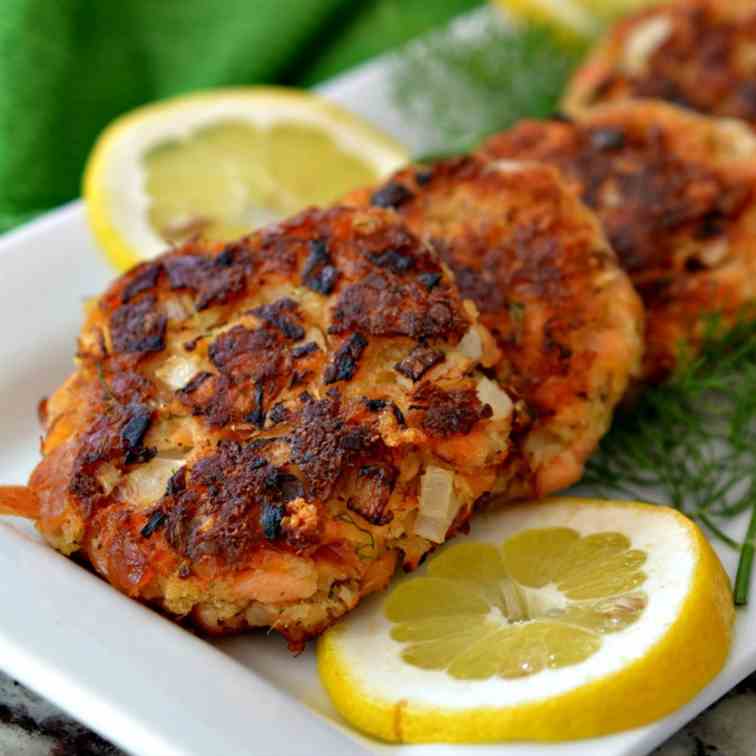 Smoked Salmon Patties with Dill Mayonnaise