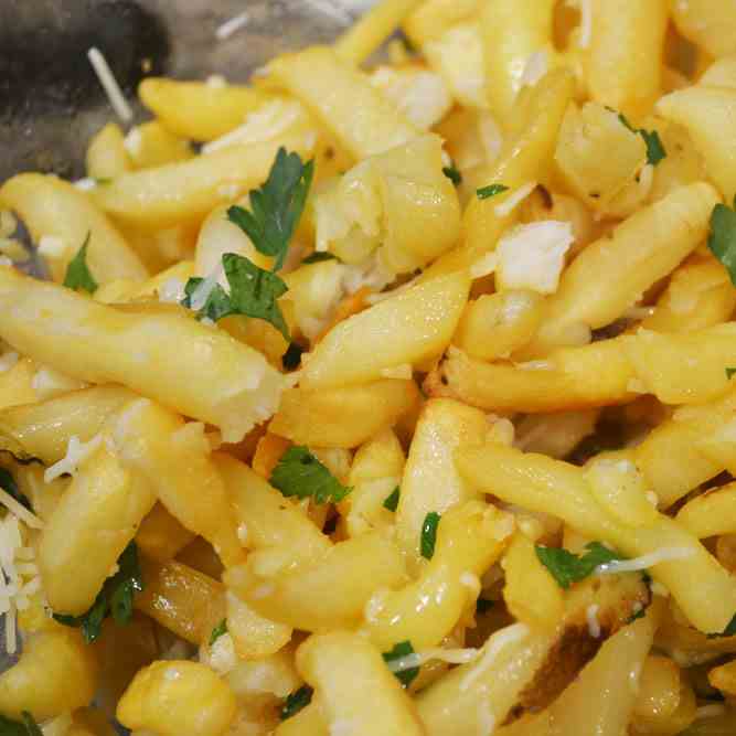 Garlic Fries with Fry Sauce